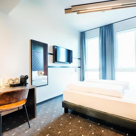B&B Hotel Nuernberg-West Экстерьер фото
