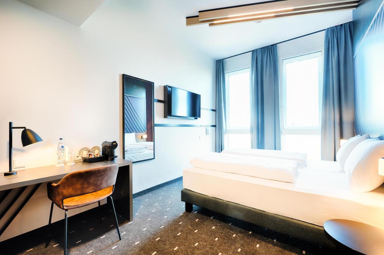 B&B Hotel Nuernberg-West Экстерьер фото