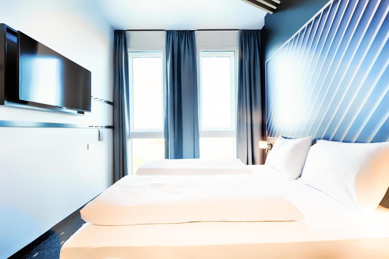 B&B Hotel Nuernberg-West Экстерьер фото