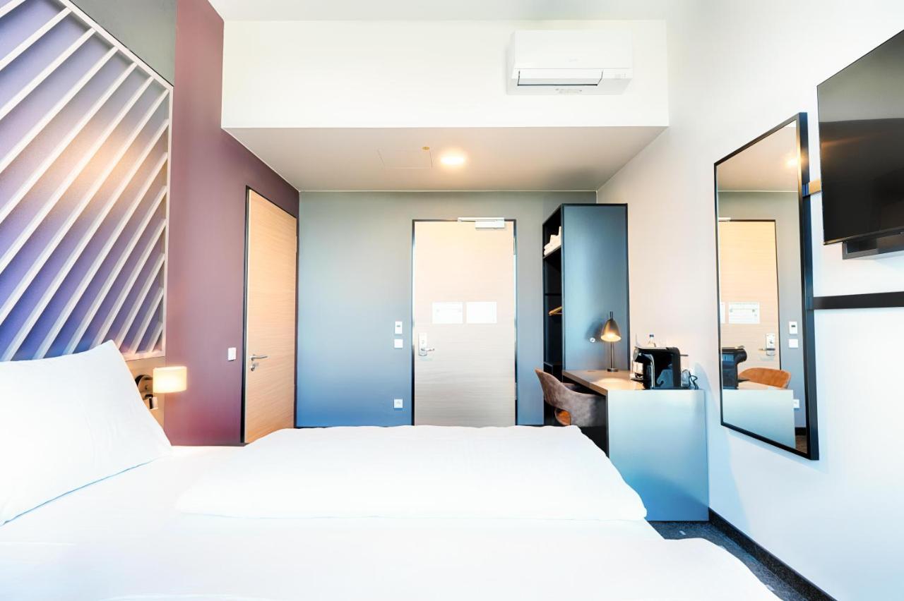 B&B Hotel Nuernberg-West Экстерьер фото
