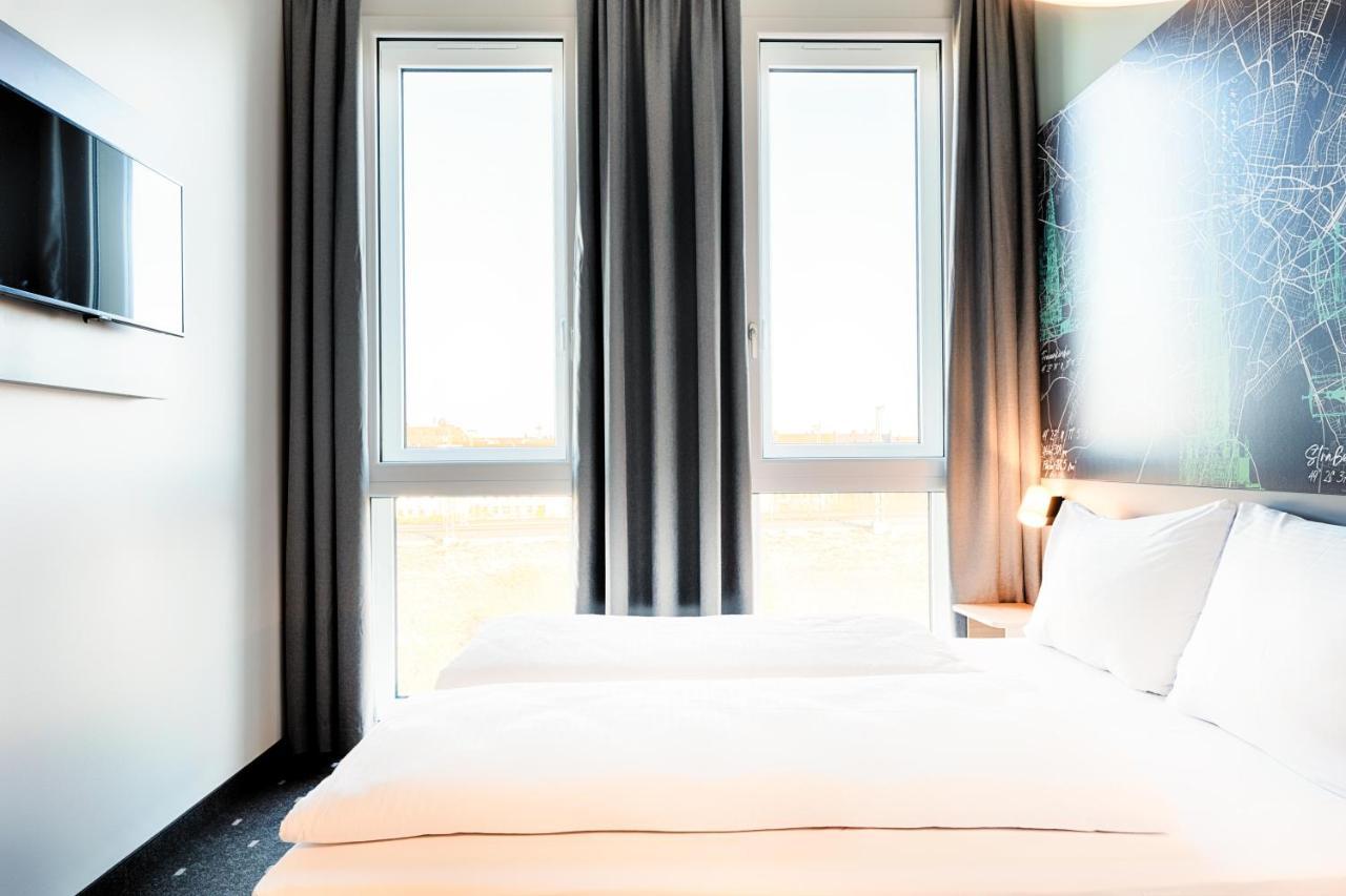 B&B Hotel Nuernberg-West Экстерьер фото