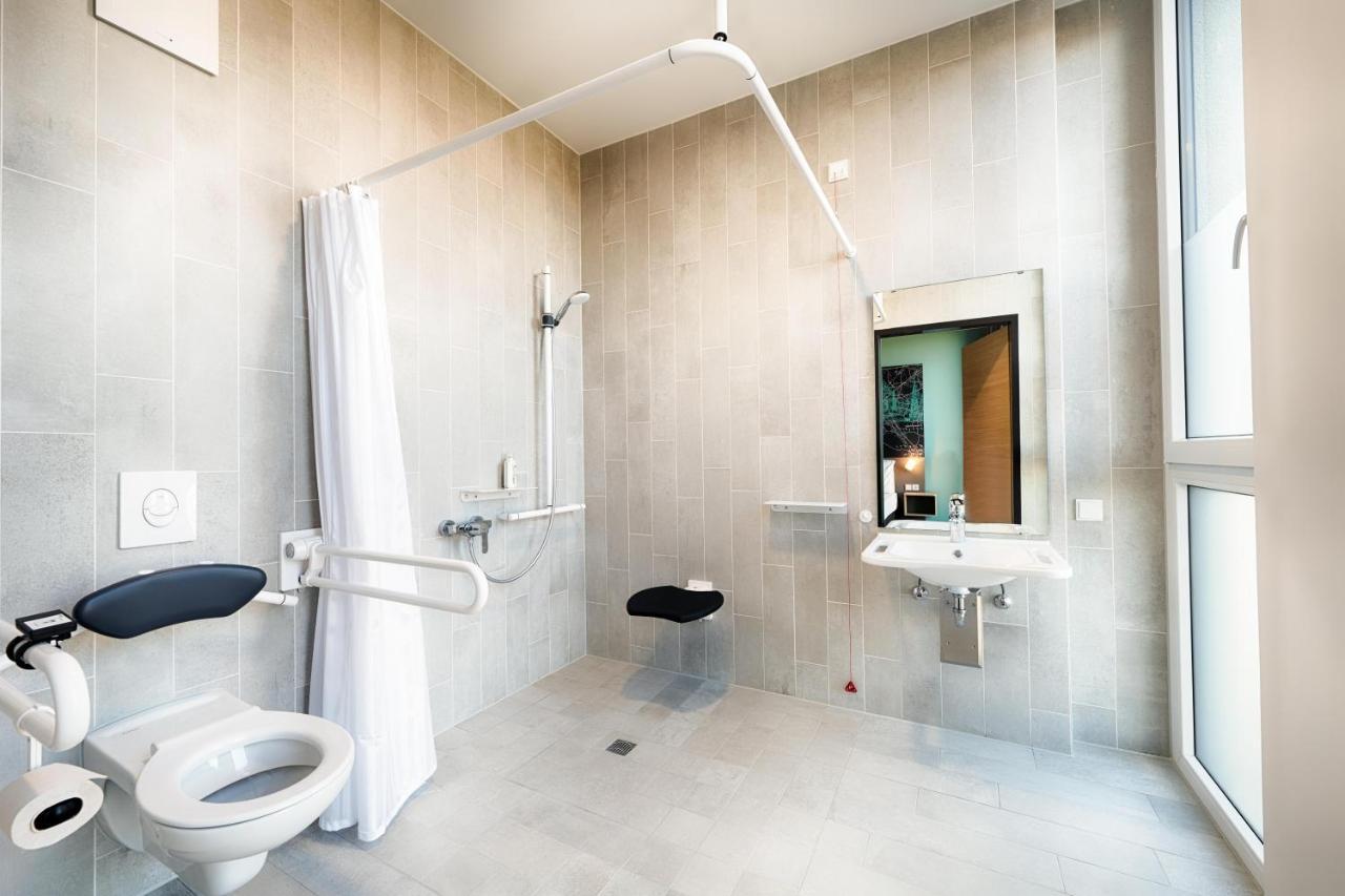 B&B Hotel Nuernberg-West Экстерьер фото