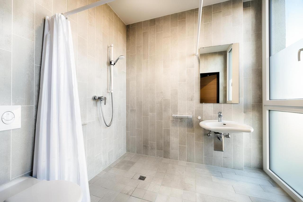 B&B Hotel Nuernberg-West Экстерьер фото